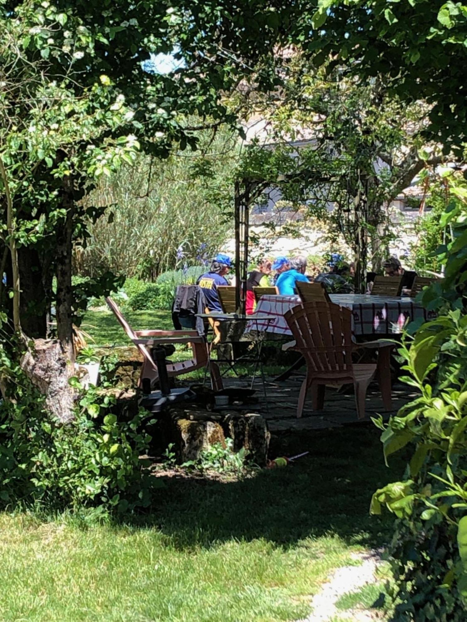 L'Auberge Meilhannaise Bagian luar foto